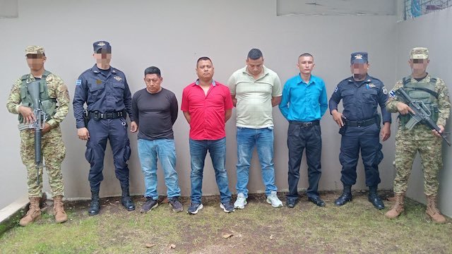 Sonsonate banda de asaltantes robo ladrones uniformes militares