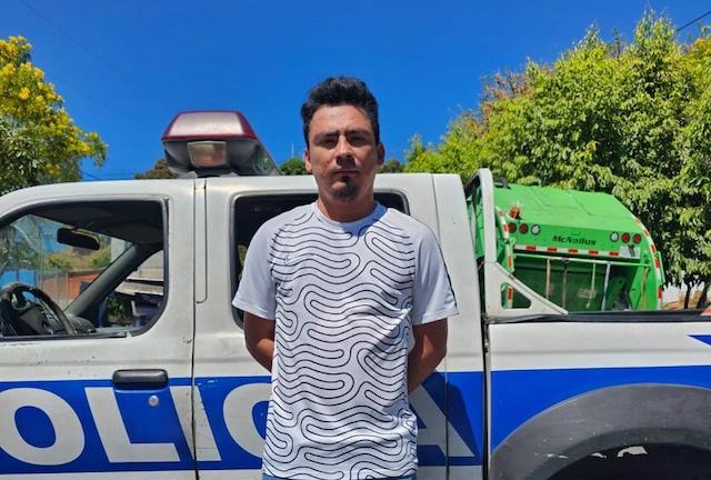 Douglas Vladimir Carpio Quintanilla, 30 años de edad, conductor de microbús ruta 29-C1, imprudencia al volante y no tiene permisos para manejar transporte colectivo