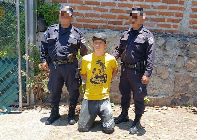 Josué Gálvez Manzano, hondureño, robo