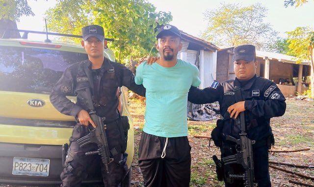 Saúl Adonay Flores Morales, 34 años de edad, hurto de vehículo