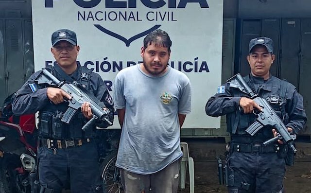 Salvador Aníbal Martínez Jaco, 24 años de edad, amenazas y expresiones de violencia contra la mujer
