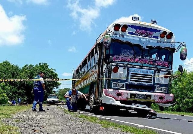 Motociclista fallecido en choque contra un bus en La Paz, 31-08-2025