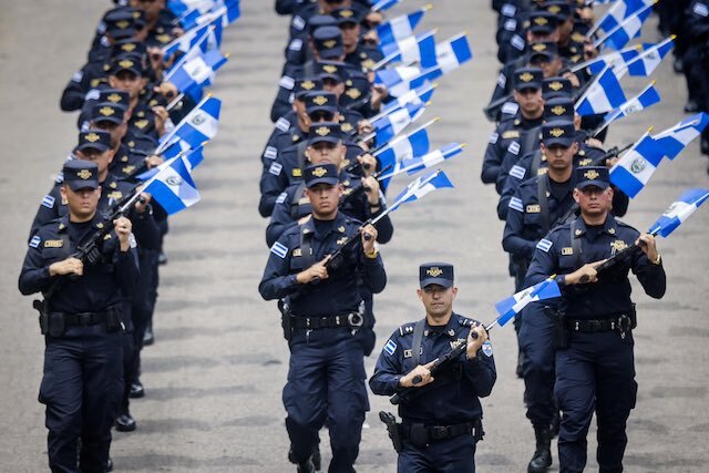Desfile cívico 204 años de independencia El Salvador 17