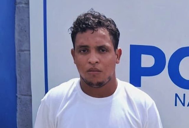 Josué Ernesto Franco Álvarez, 21 años de edad, hurto