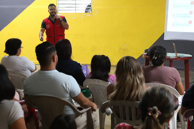 Conferencia de prensa para anunciar la Alianza con la Asociación Escalón, en la Casa Comunal del Cantón El Carmen en San Salvador, El Salvador, el 30 de septiembre de 2025.
Foto Banco Davivienda por Salvador Melendez