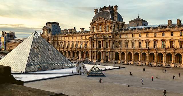 Louvre copia