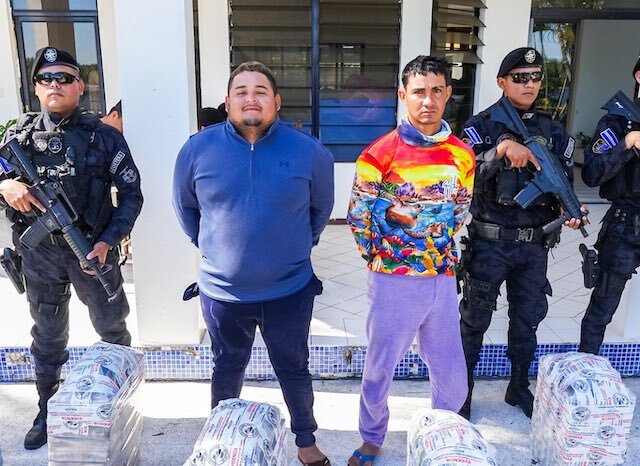 Salvadoreño Handy Yocimar Medina Gómez y guatemalteco-mexicano Carlos Roberto Quezada Orellana, tráfico ilícito de drogas