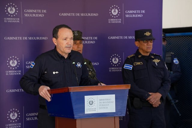 Gustavo Villatoro y René Francis Merino Monroy