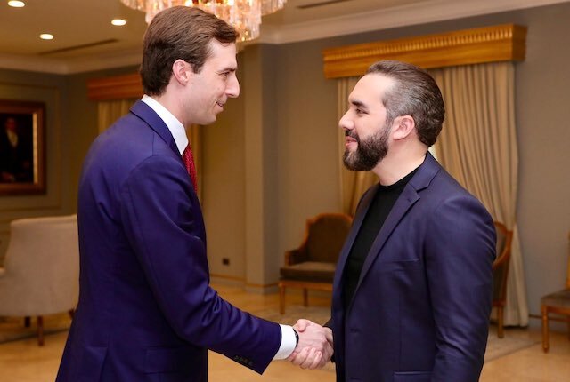 Subsecretario Caleb Orr y presidente Nayib Bukele