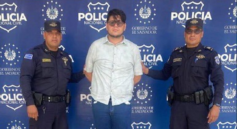 Elías Vladimir Calles Sánchez, 38 años de edad, hurto