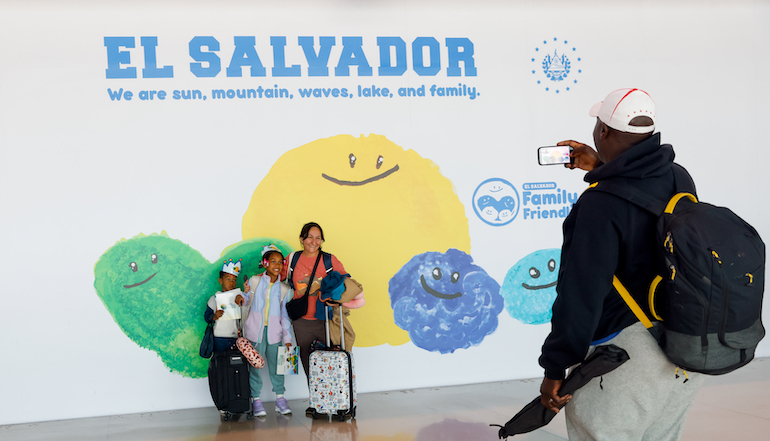 Aeropuerto Internacional El Salvador